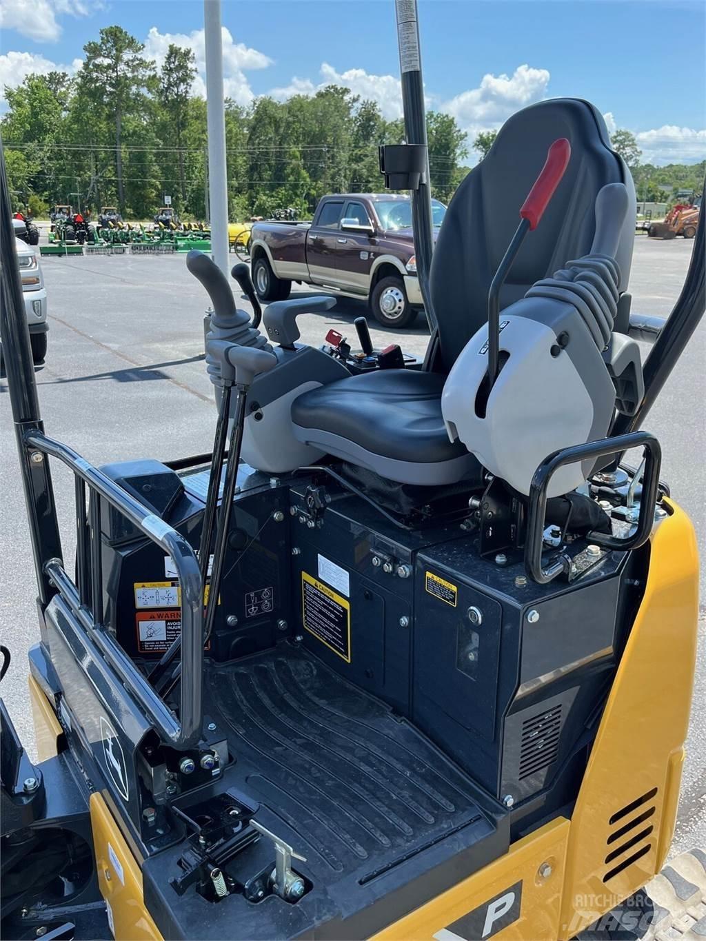 John Deere 17 P Minigraafmachines < 7t