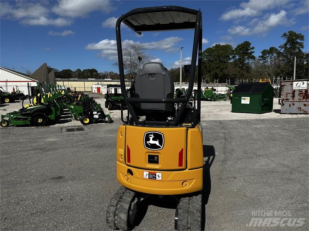 John Deere 17 P Minigraafmachines < 7t
