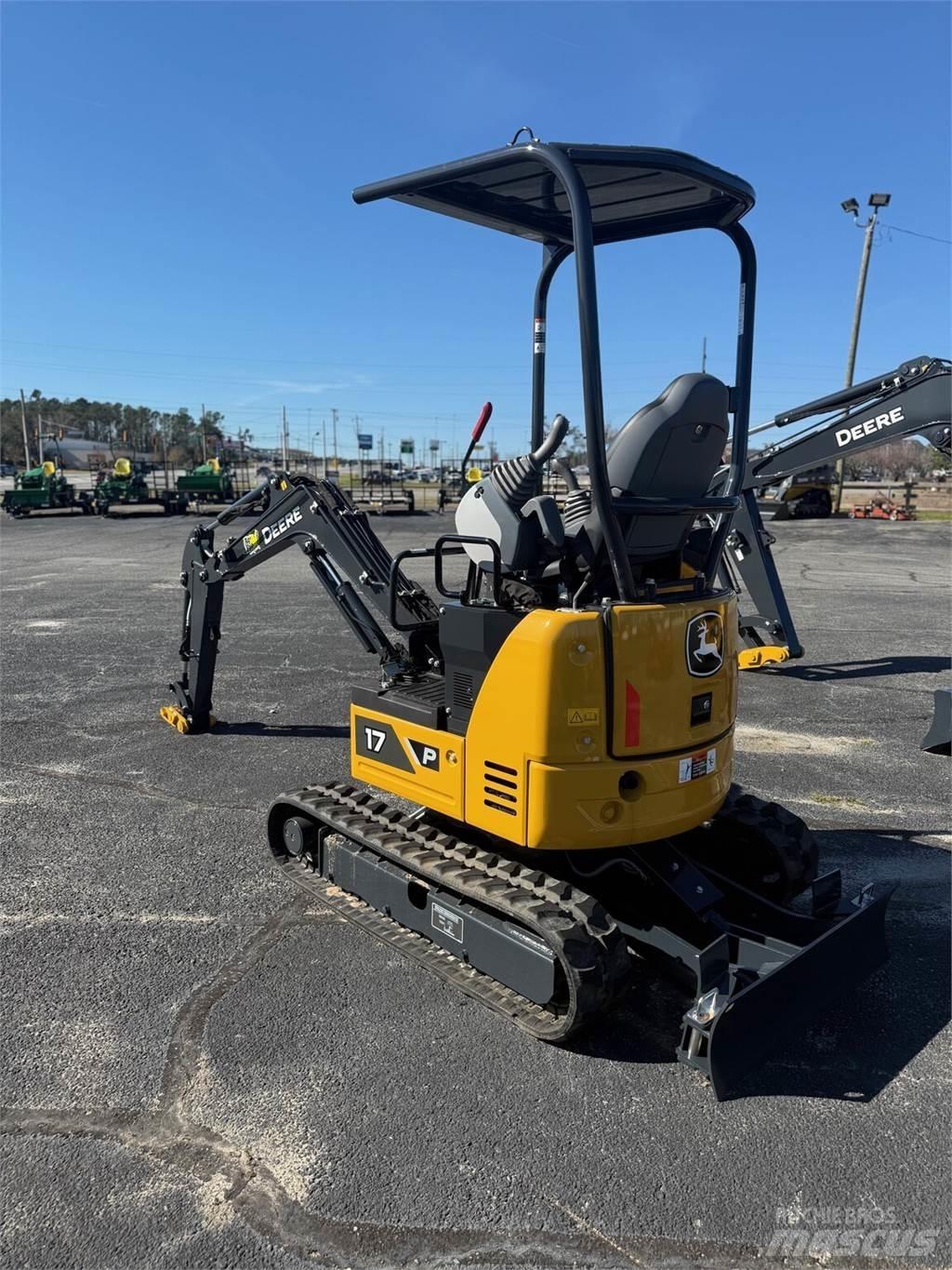 John Deere 17 P Minigraafmachines < 7t