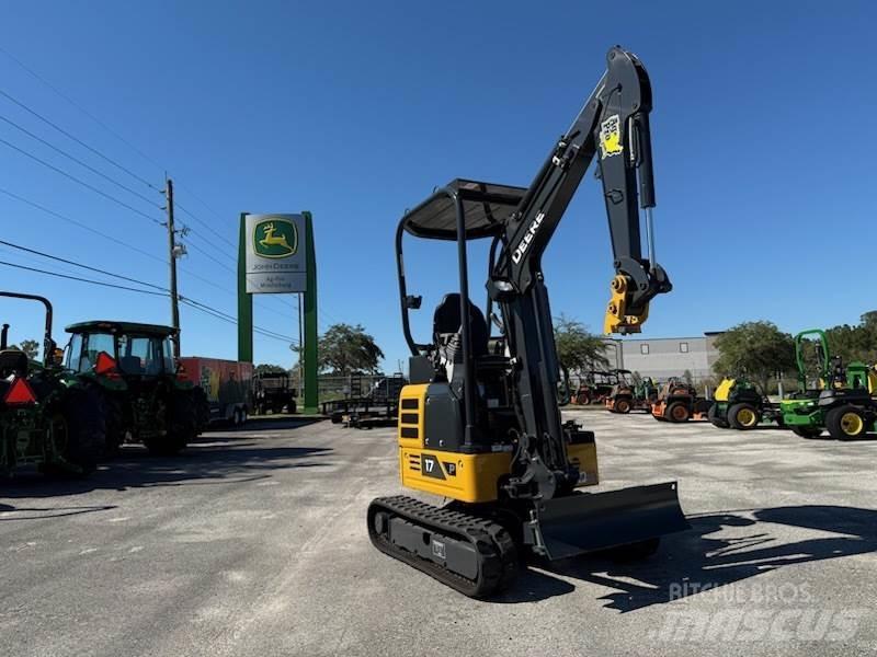 John Deere 17 P Minigraafmachines < 7t