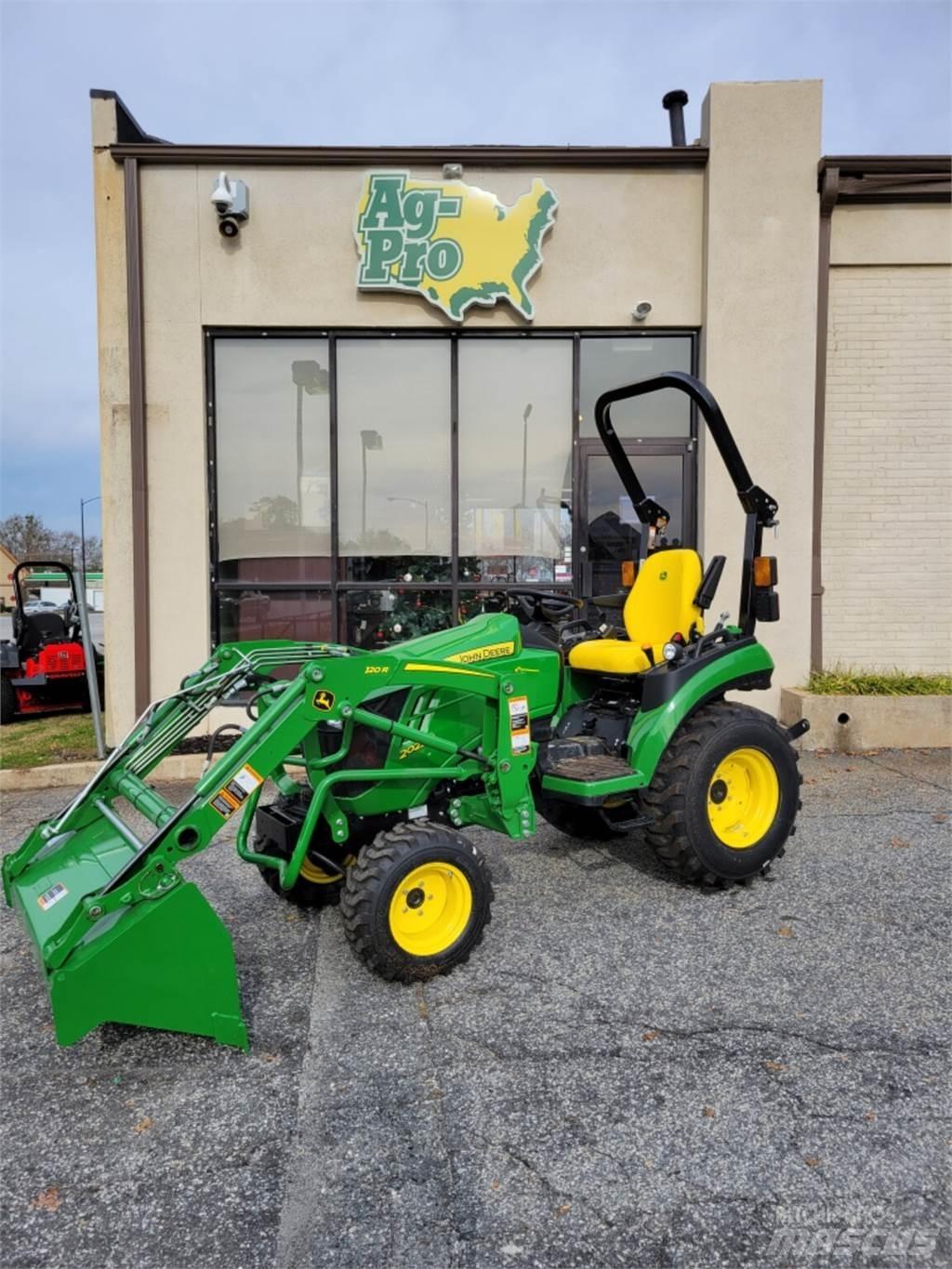 John Deere 2025R Compacttrekkers