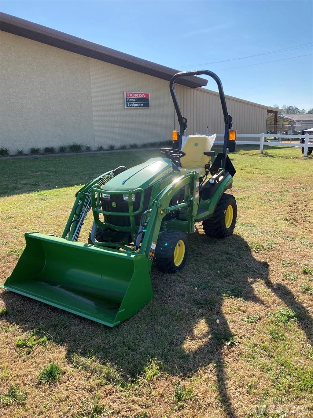 John Deere 2025R Compacttrekkers