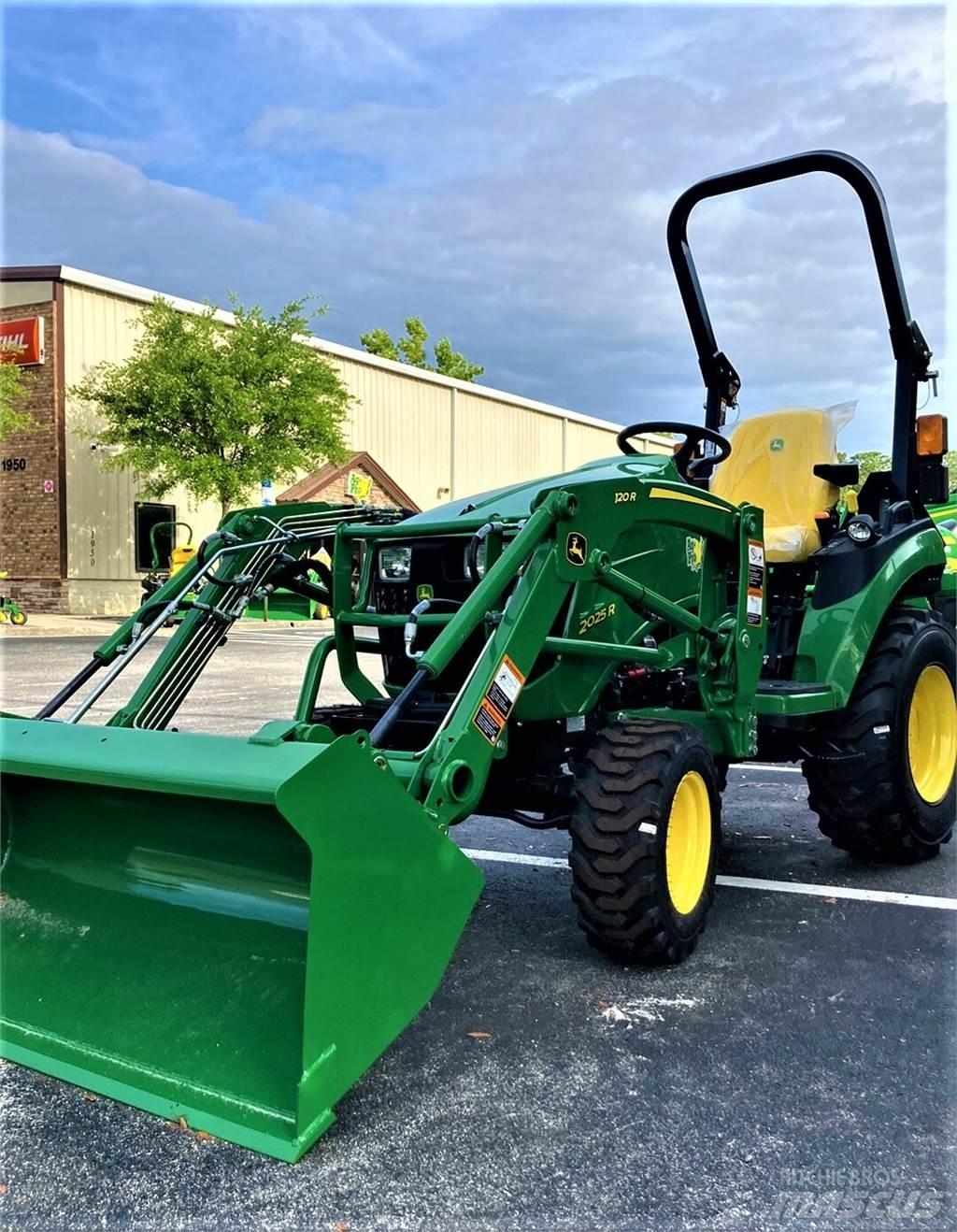 John Deere 2025R Compacttrekkers