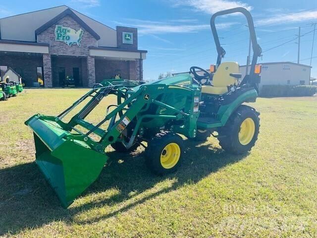 John Deere 2025R Compacttrekkers