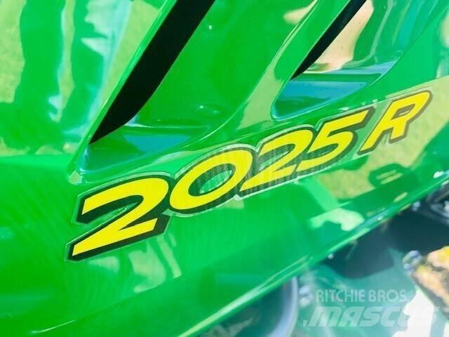 John Deere 2025R Compacttrekkers