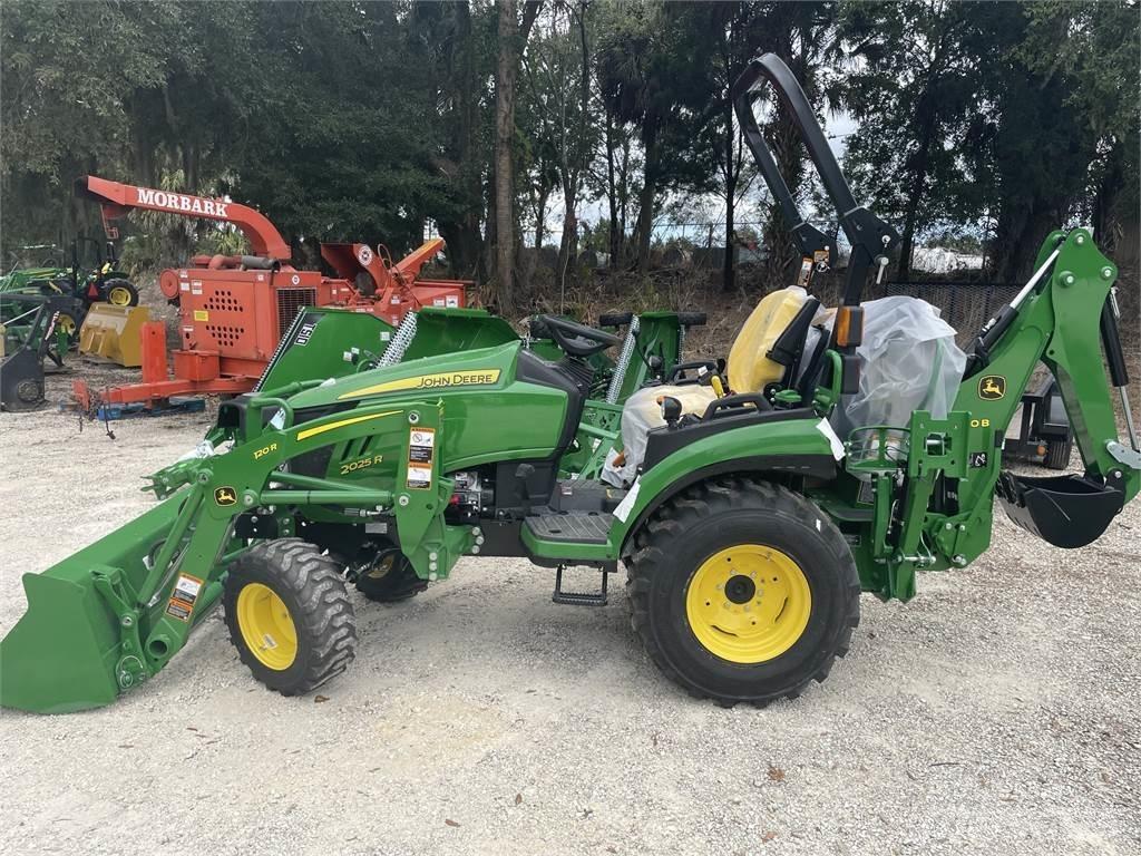 John Deere 2025R Compacttrekkers