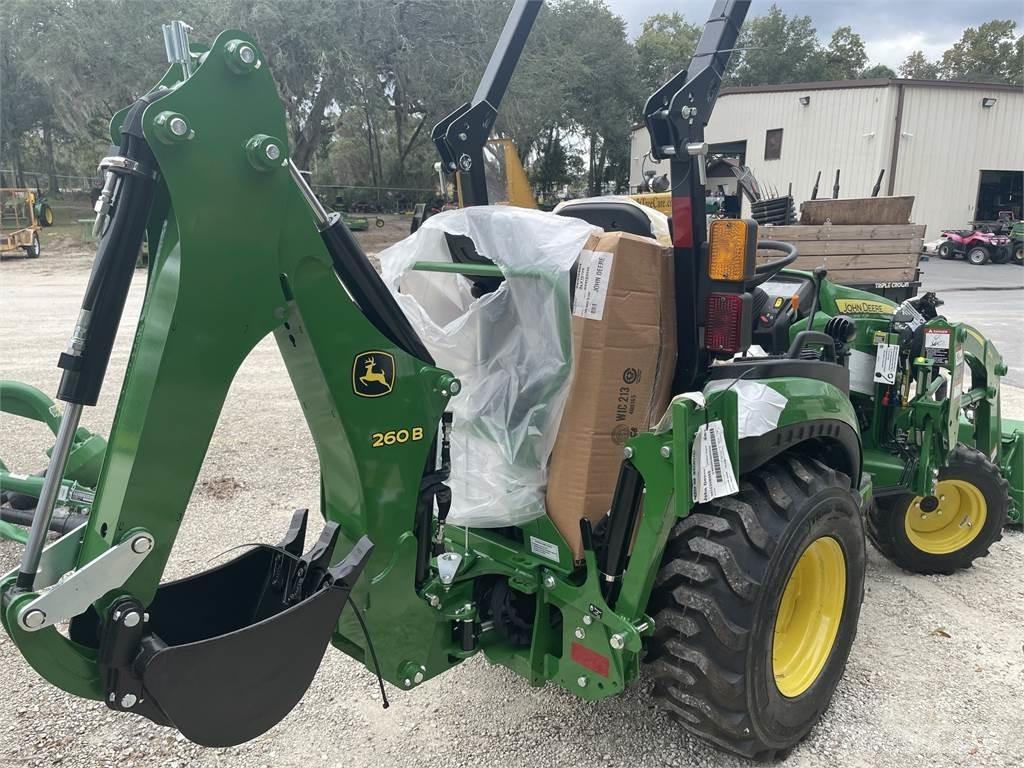 John Deere 2025R Compacttrekkers