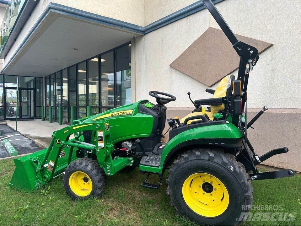 John Deere 2025R Compacttrekkers