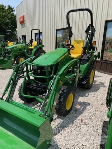 John Deere 2025R Compacttrekkers