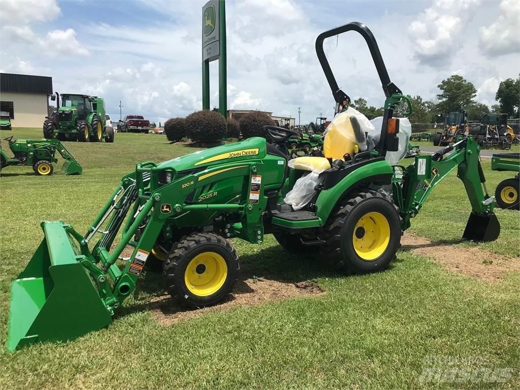 John Deere 2025R Compacttrekkers