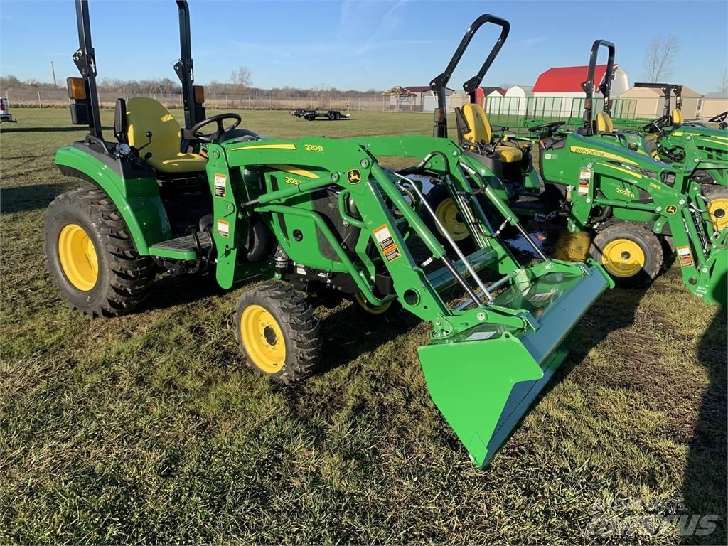 John Deere 2032R Compacttrekkers