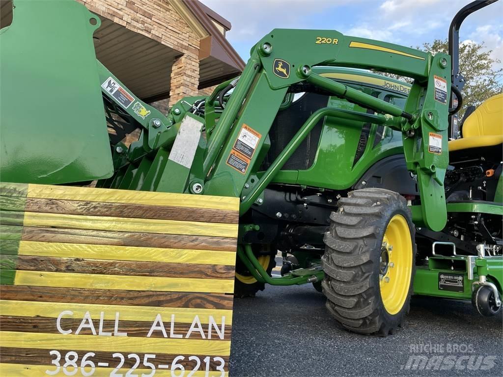 John Deere 2032R Compacttrekkers