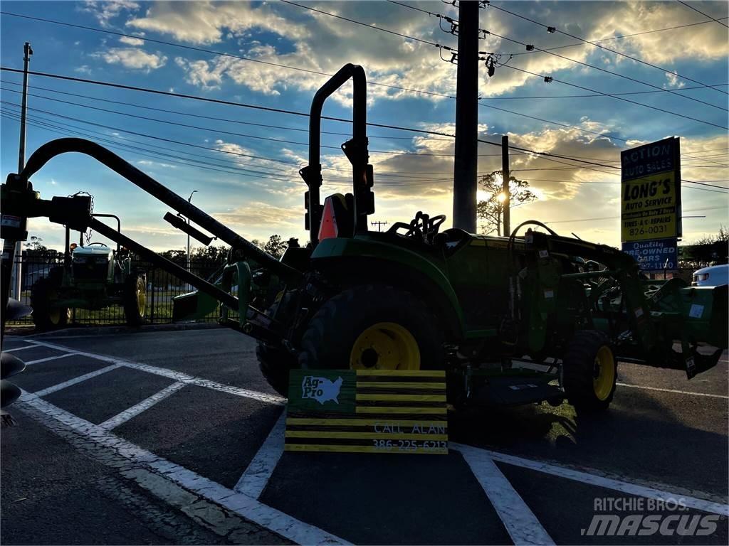 John Deere 2032R Compacttrekkers