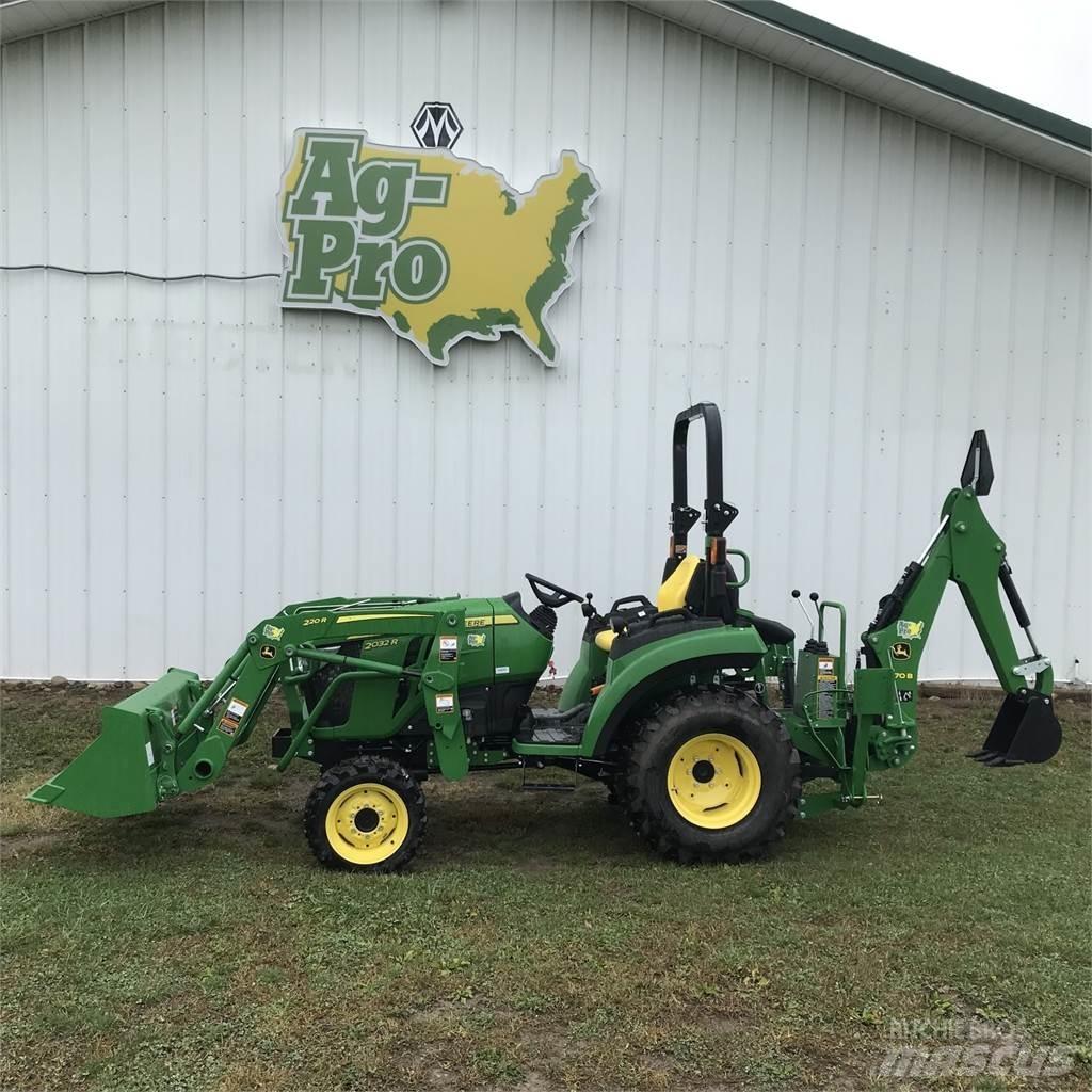 John Deere 2032R Compacttrekkers