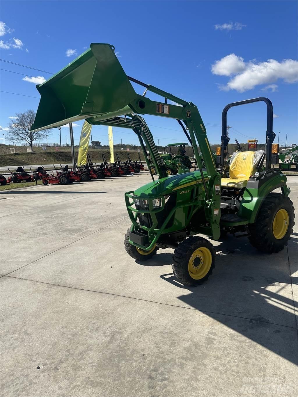 John Deere 2032R Compacttrekkers