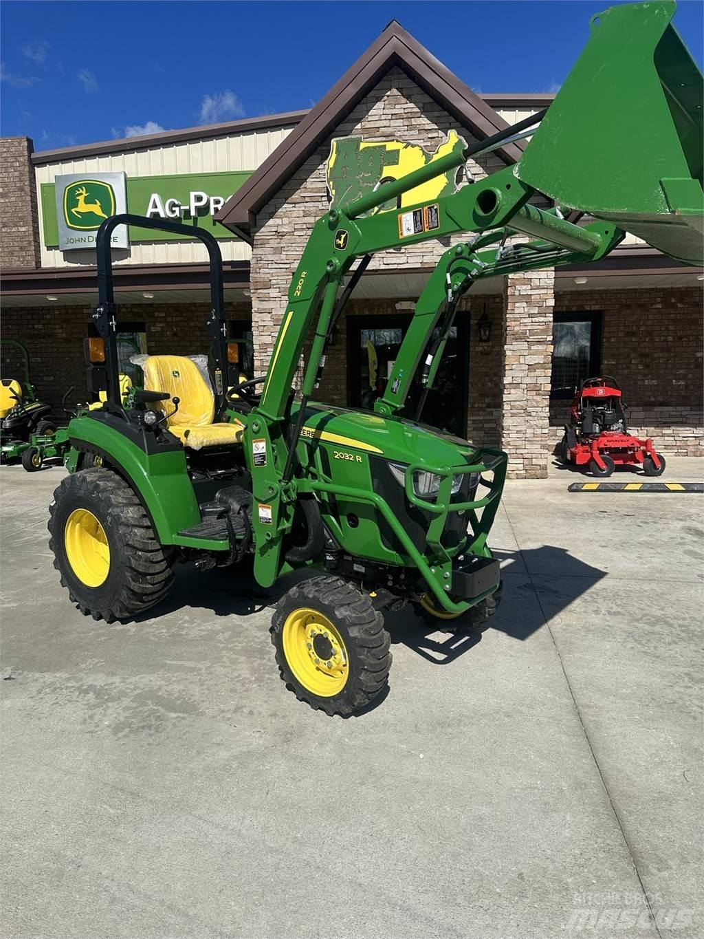 John Deere 2032R Compacttrekkers