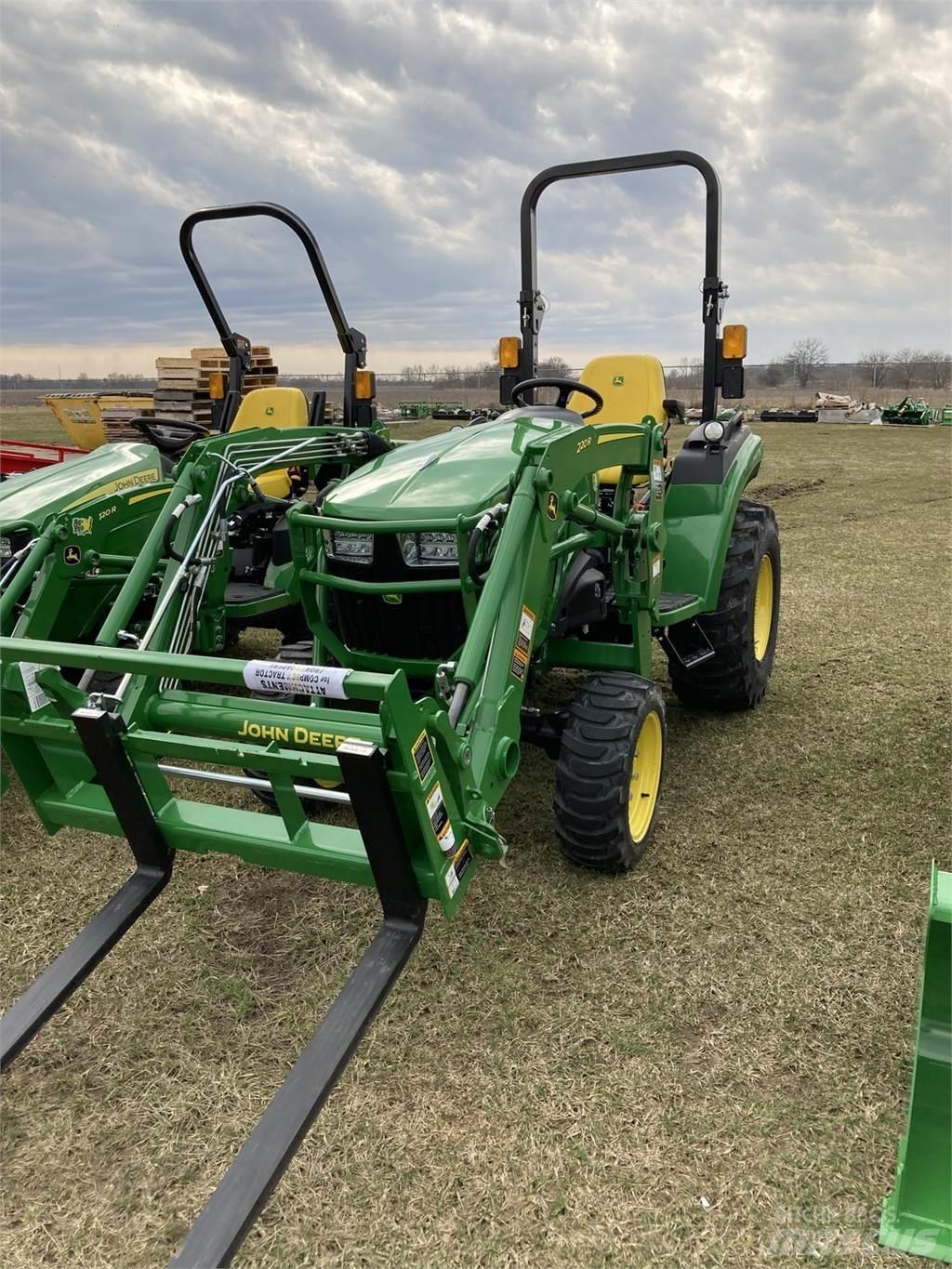 John Deere 2032R Compacttrekkers