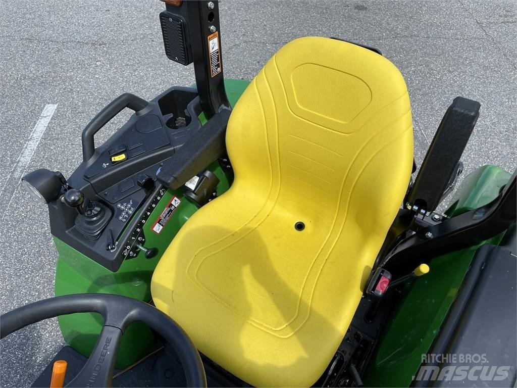 John Deere 2038R Compacttrekkers