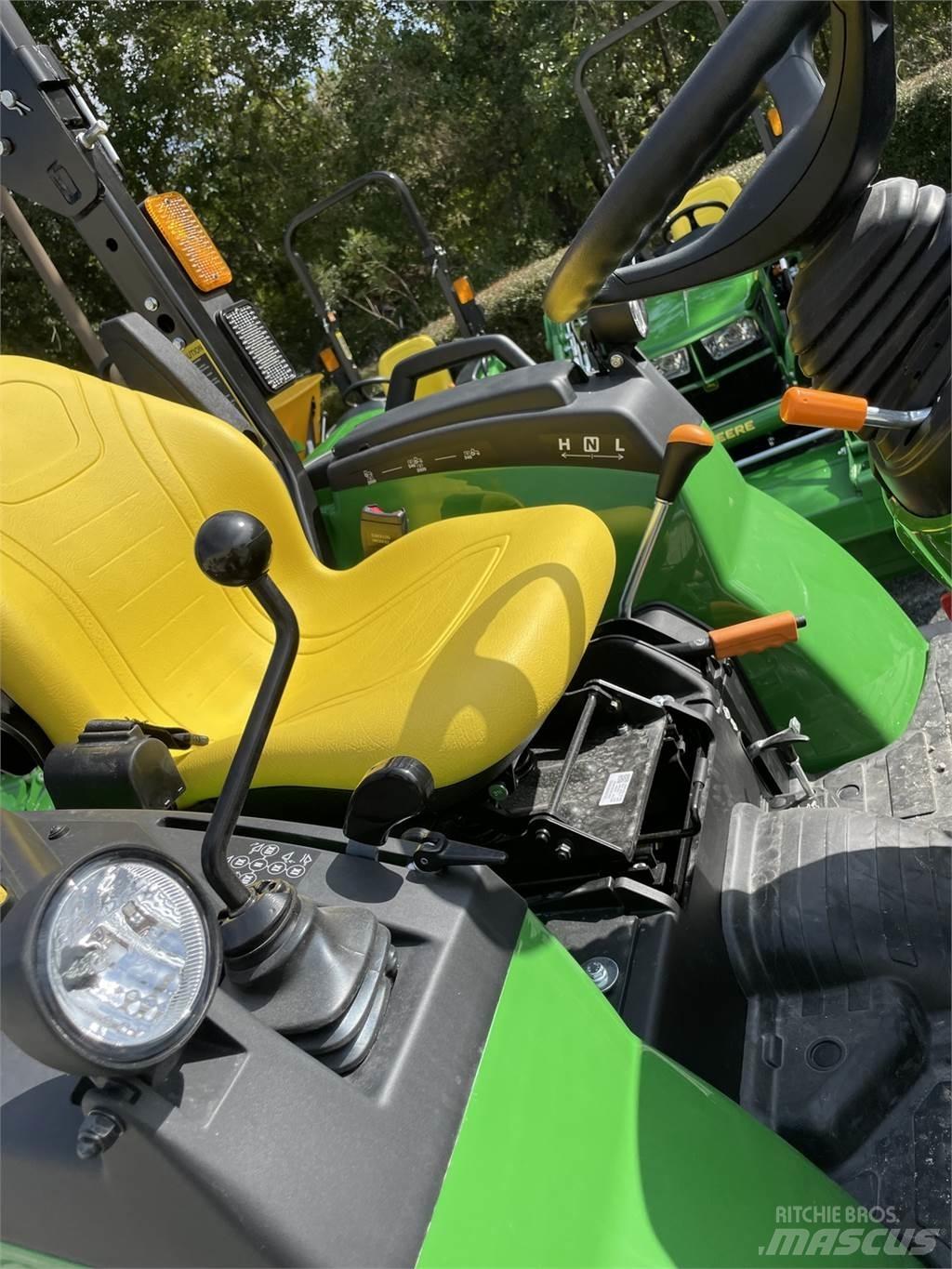 John Deere 2038R Compacttrekkers
