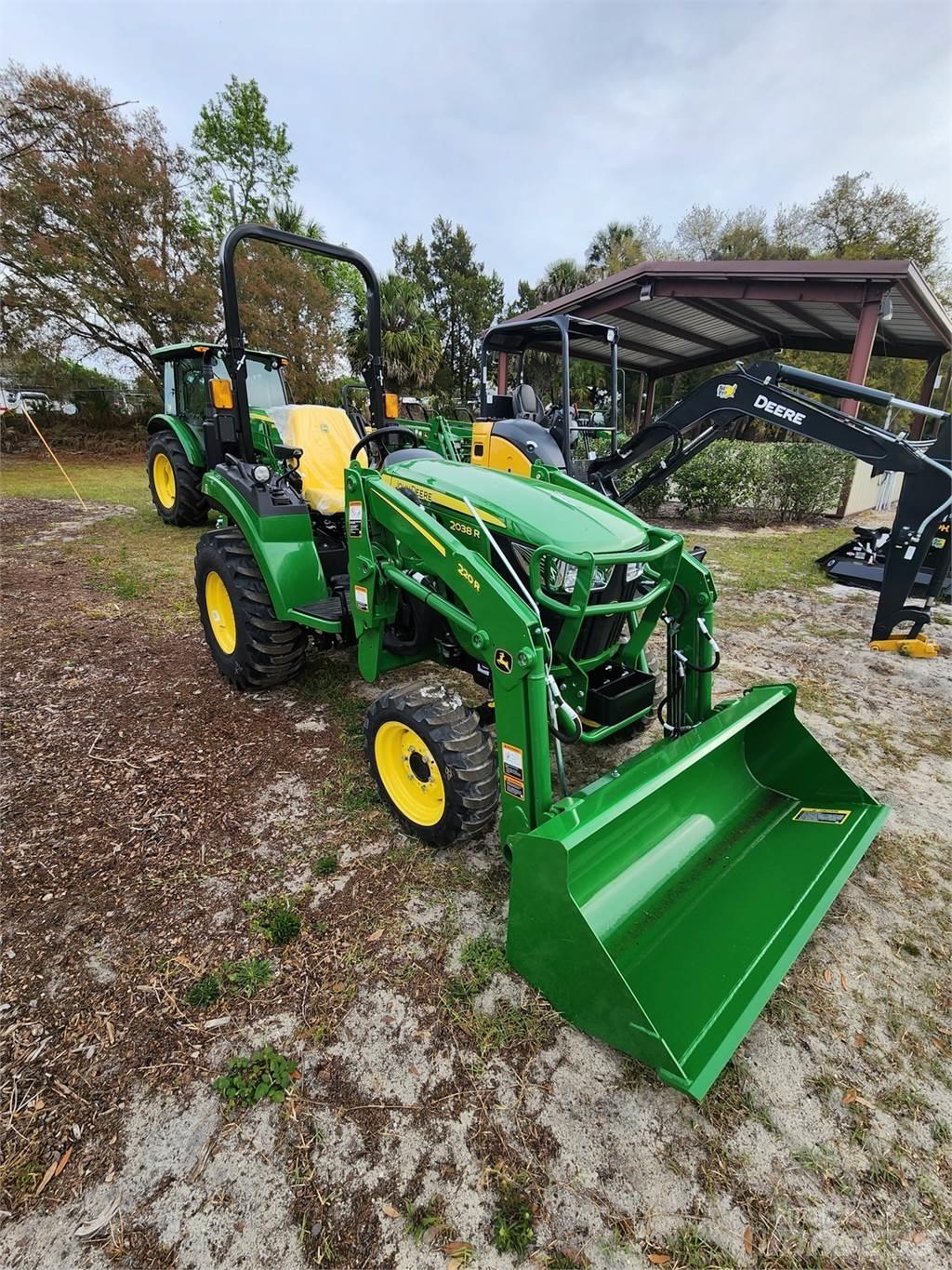 John Deere 2038R Compacttrekkers