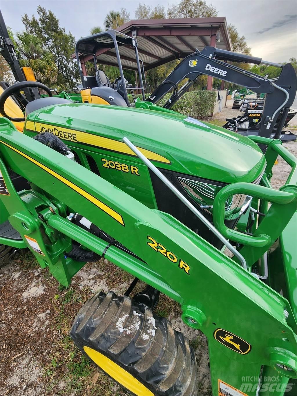 John Deere 2038R Compacttrekkers