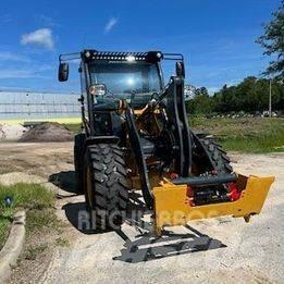 John Deere 204 G Miniladers
