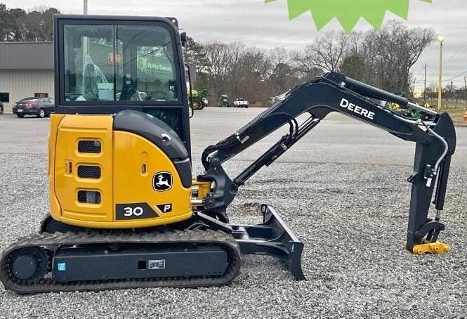 John Deere 30 P Minigraafmachines < 7t