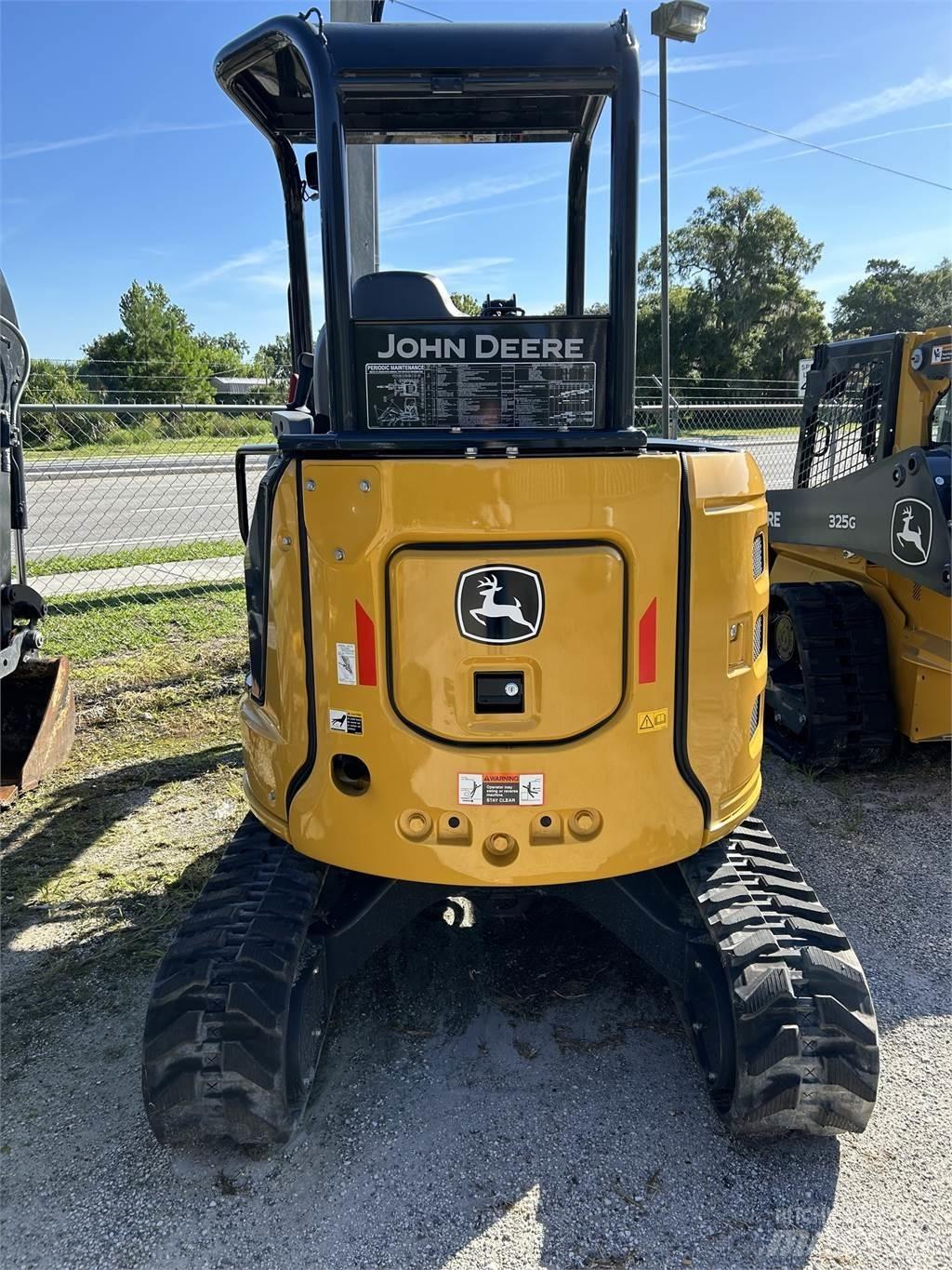 John Deere 30 P Minigraafmachines < 7t