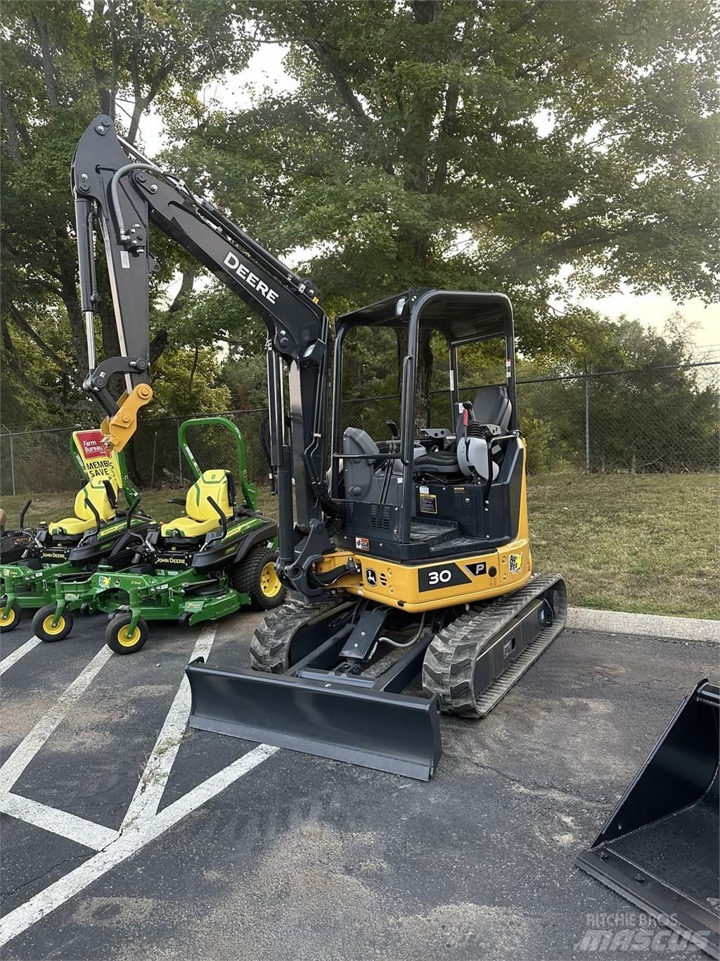 John Deere 30 P Minigraafmachines < 7t