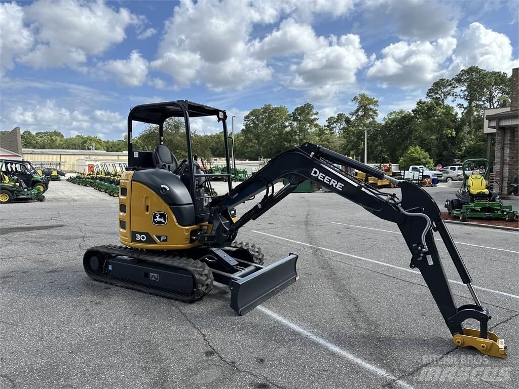 John Deere 30 P Minigraafmachines < 7t
