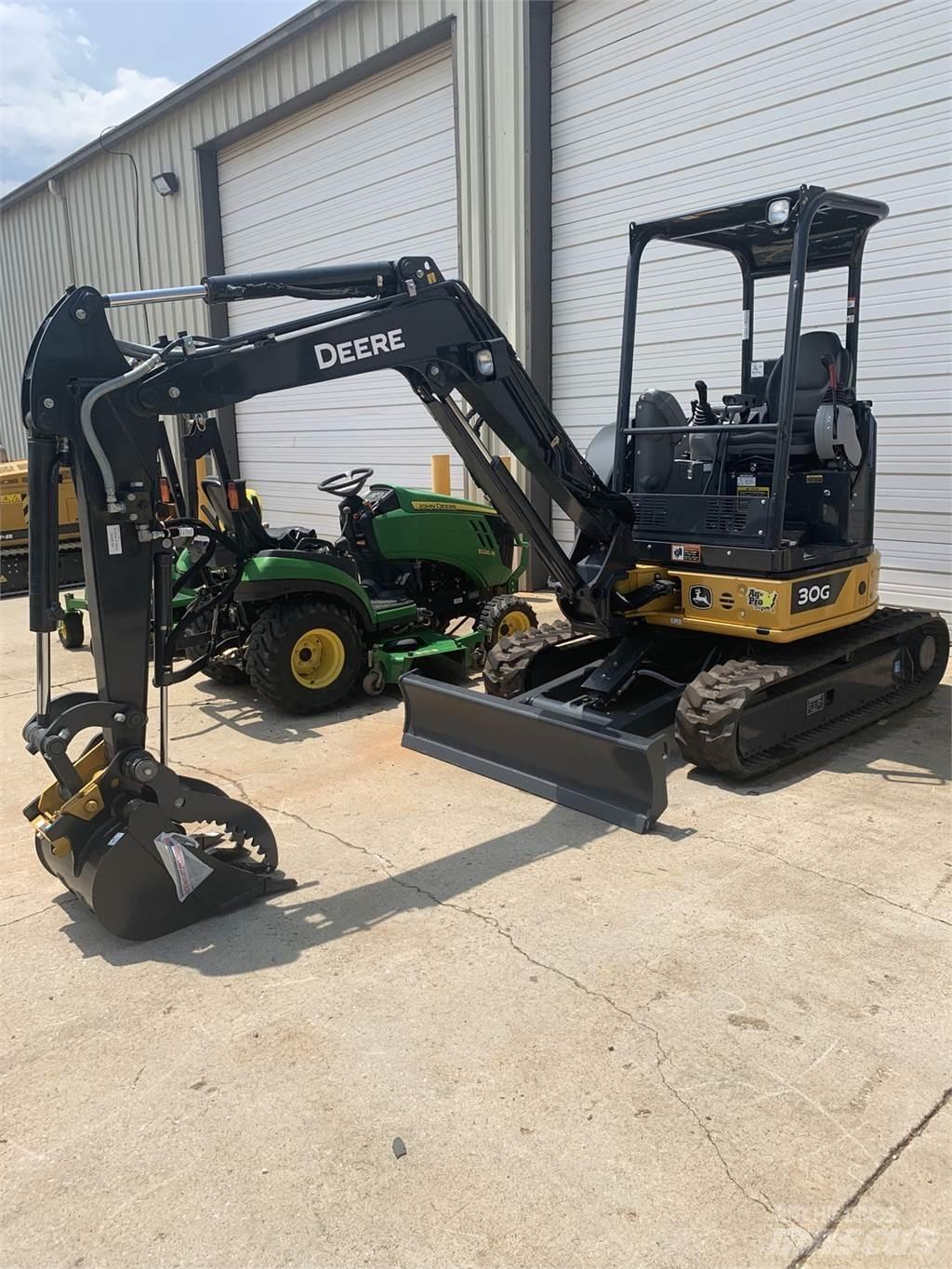 John Deere 30 P Minigraafmachines < 7t