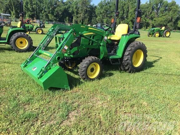 John Deere 3025E Compacttrekkers