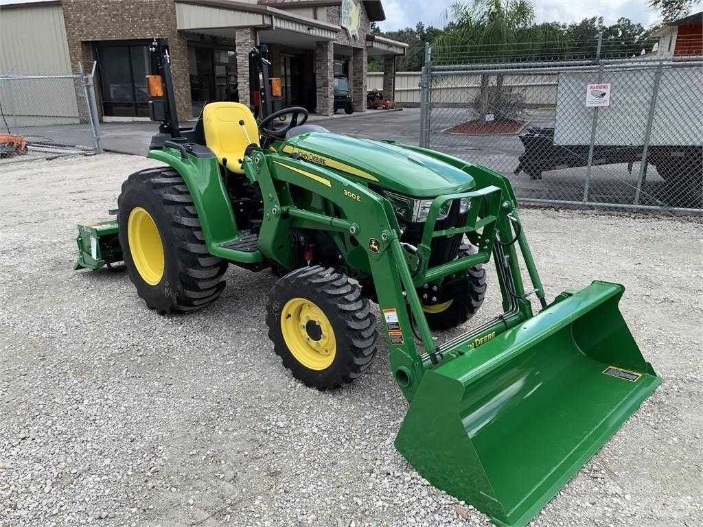 John Deere 3025E Compacttrekkers