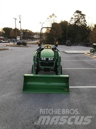 John Deere 3025E Compacttrekkers