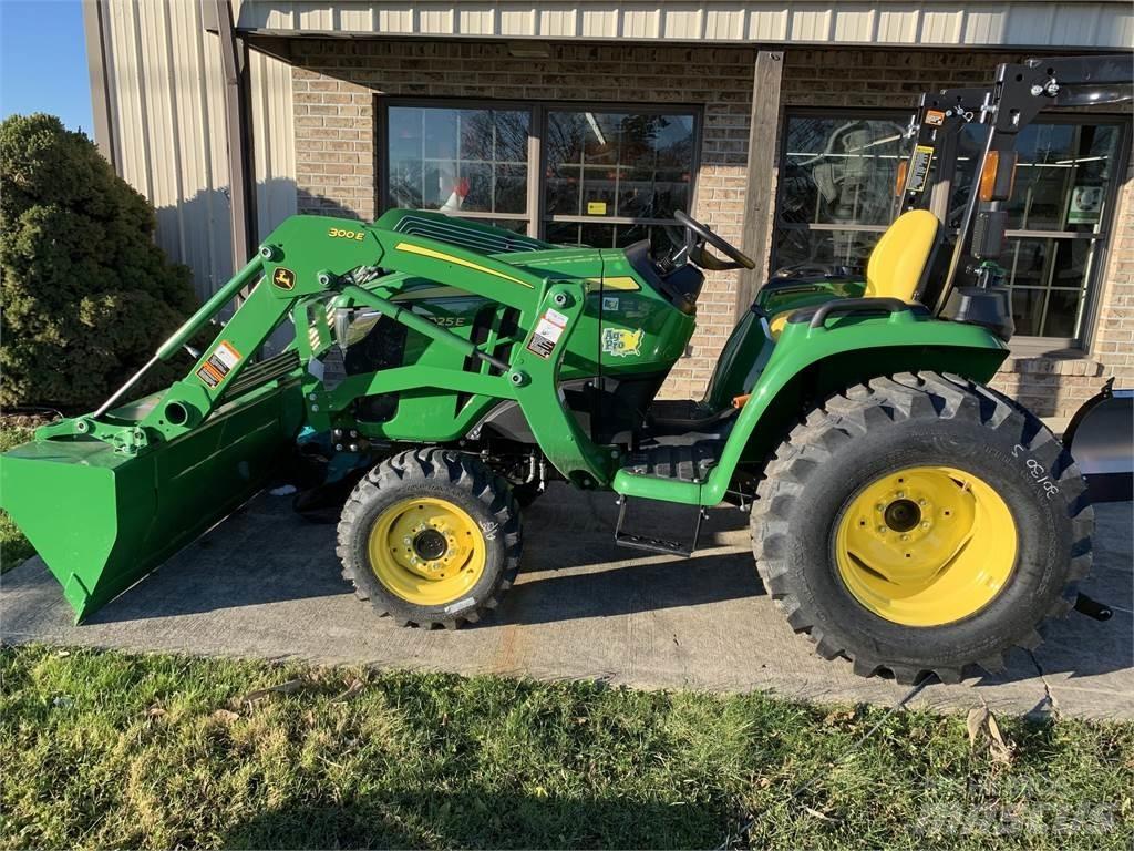 John Deere 3025E Compacttrekkers