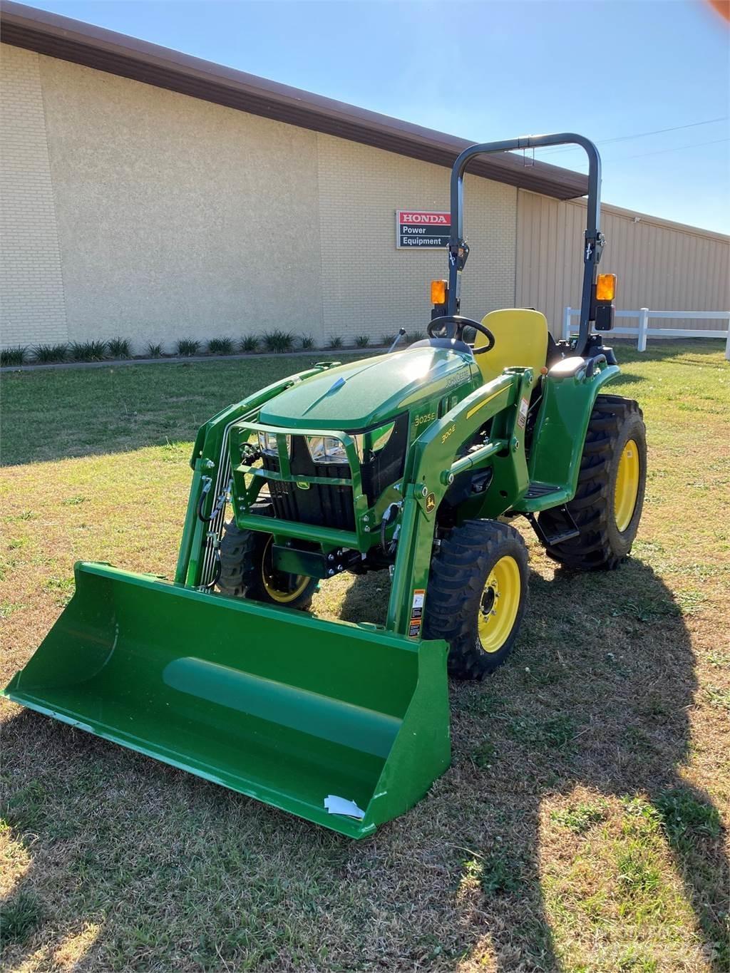 John Deere 3025E Compacttrekkers