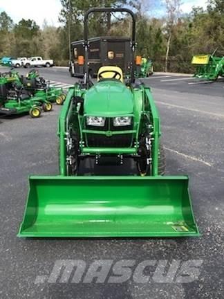 John Deere 3025E Compacttrekkers