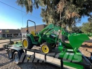 John Deere 3025E Compacttrekkers