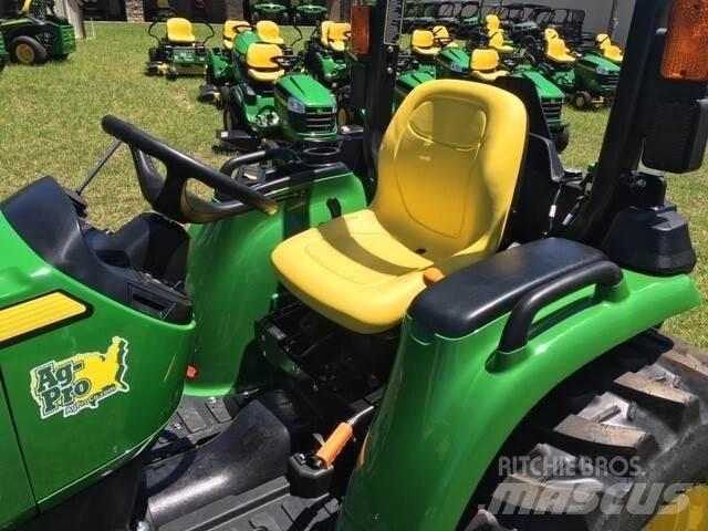 John Deere 3025E Compacttrekkers