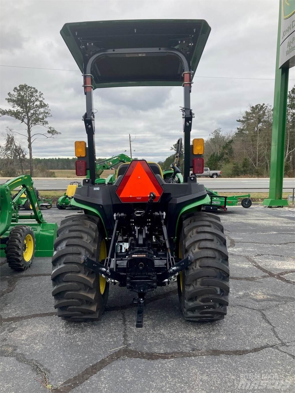 John Deere 3025E Compacttrekkers
