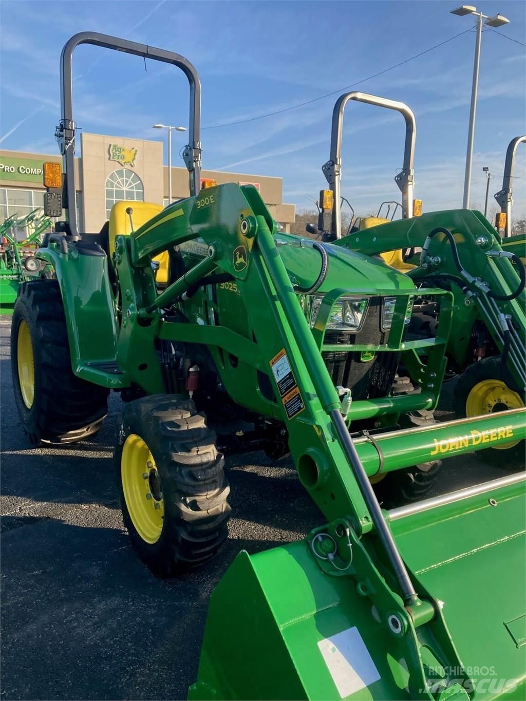 John Deere 3025E Compacttrekkers