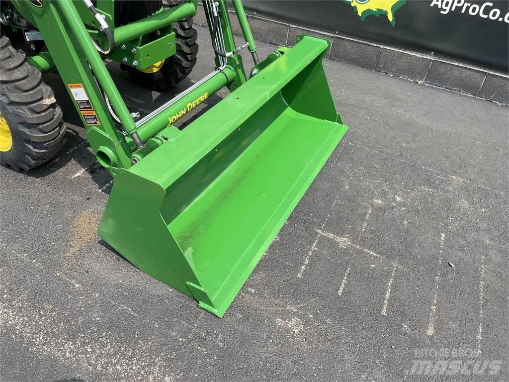 John Deere 3025E Compacttrekkers