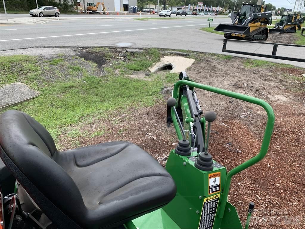 John Deere 3032E Compacttrekkers