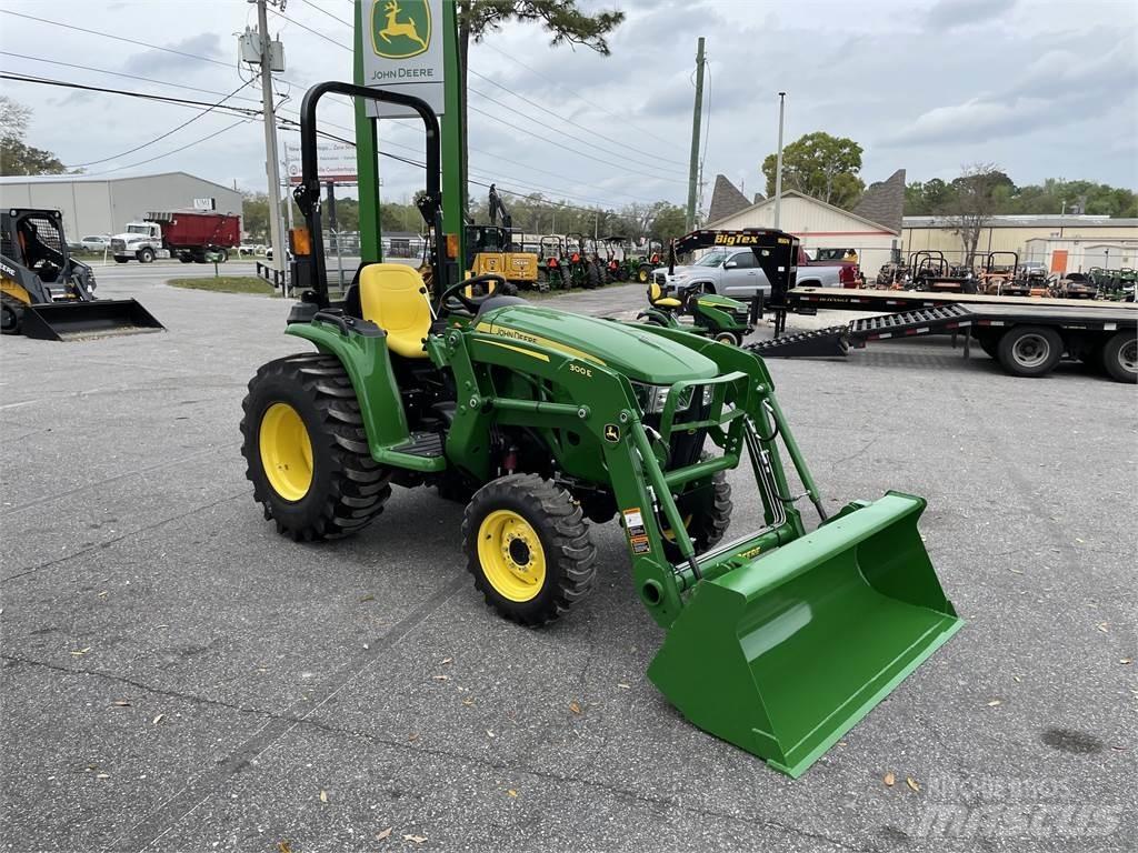 John Deere 3032E Compacttrekkers