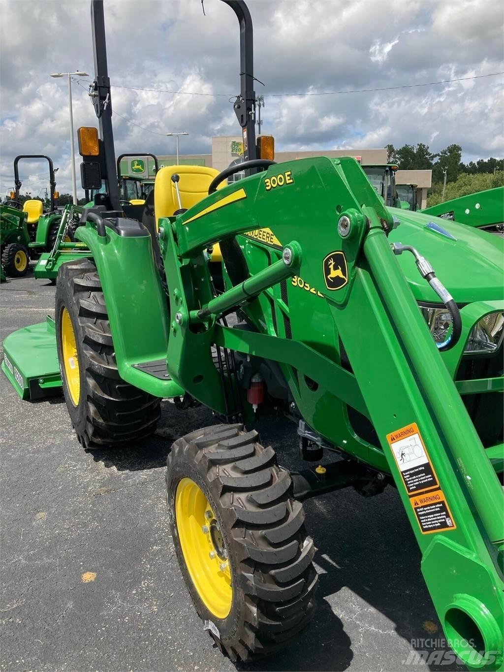 John Deere 3032E Compacttrekkers