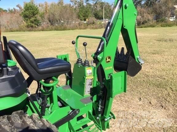 John Deere 3038E Compacttrekkers