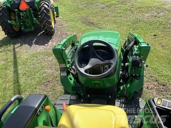 John Deere 3038E Compacttrekkers