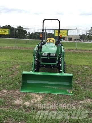 John Deere 3038E Compacttrekkers