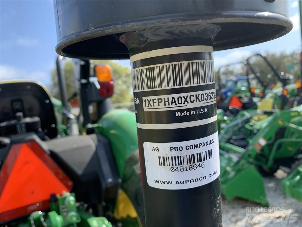 John Deere 3038E Compacttrekkers