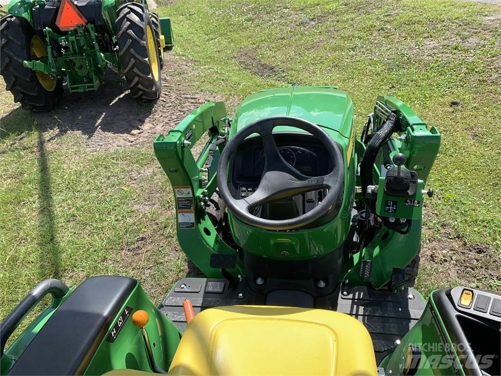 John Deere 3038E Compacttrekkers